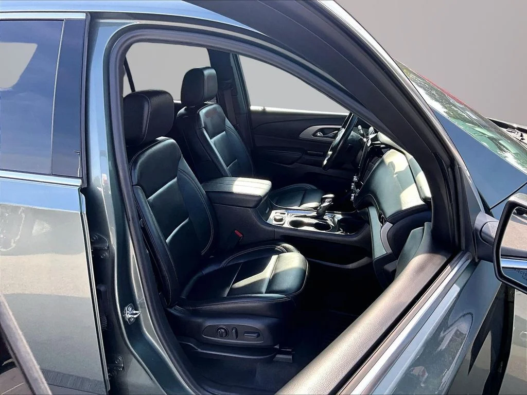 Used 2022 Green Chevrolet LT Leather image 8