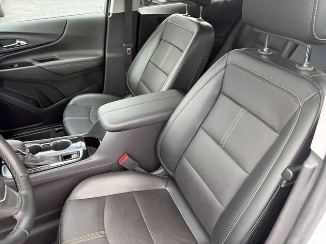 Used 2024 Iridescent Pearl Tricoat Chevrolet Premier image 20