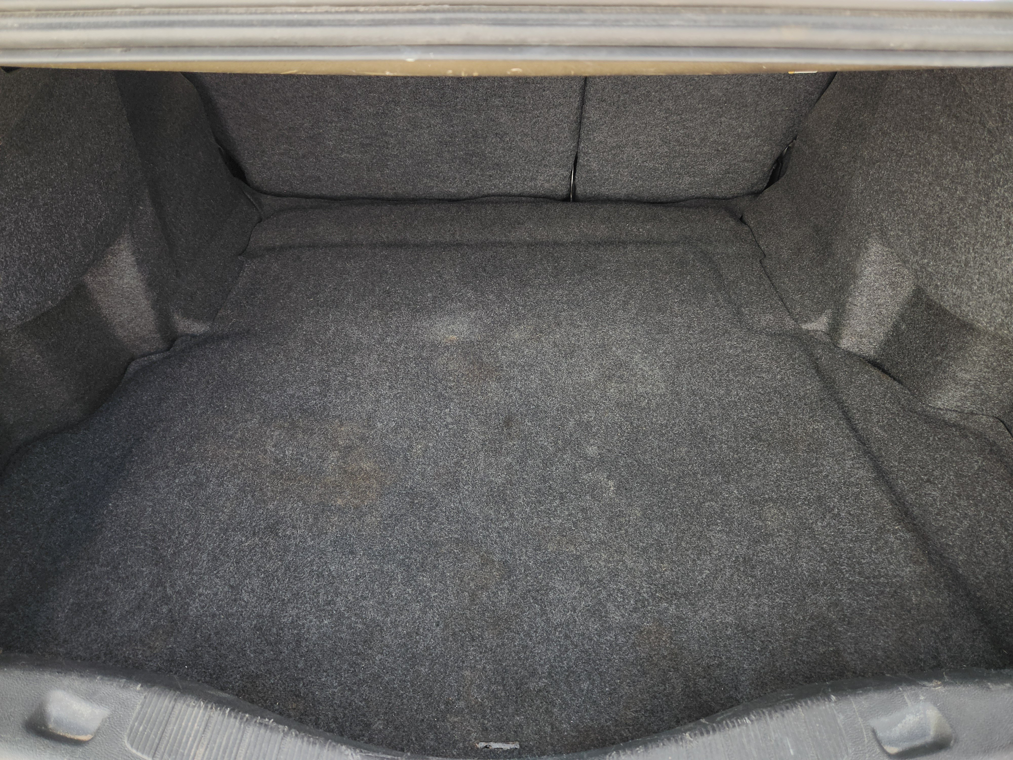 Used 2013 Tuxedo Black Metallic Ford SE image 30