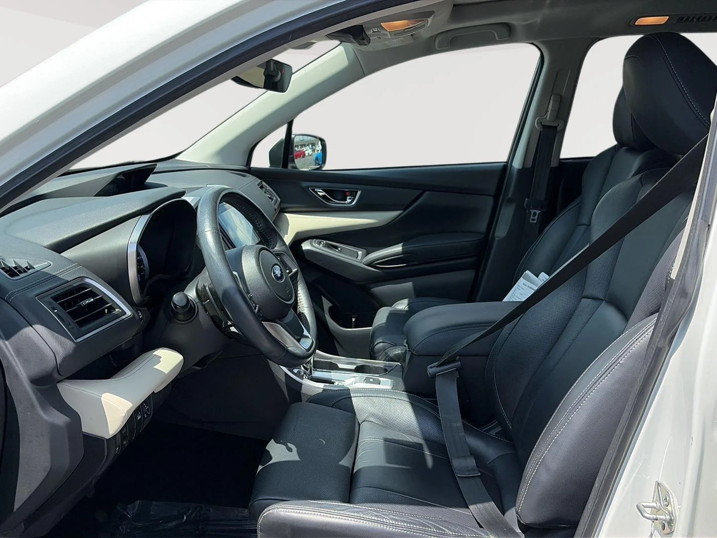 Used 2019 Crystal White Pearl Subaru Limited image 17
