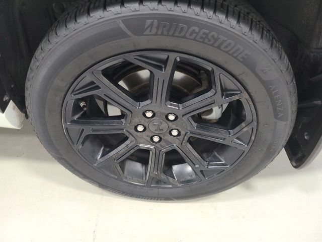 Used 2023 Wind Chill Pearl Toyota LE image 35