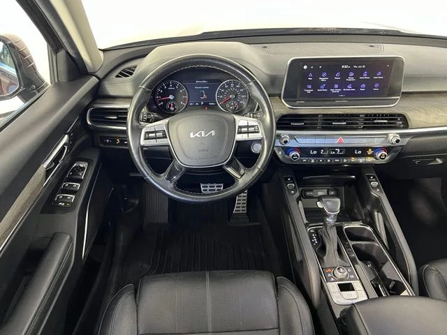 Used 2022 Purple Kia SX image 32