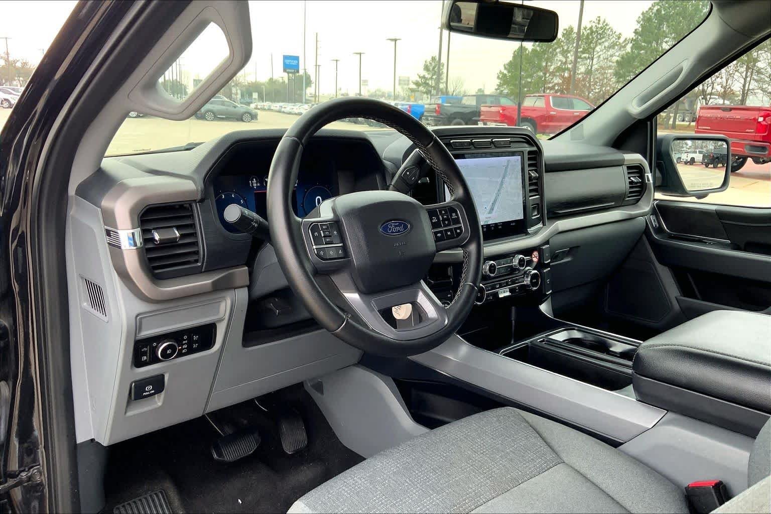 Used 2024 Agate Black Metallic Ford XLT image 25