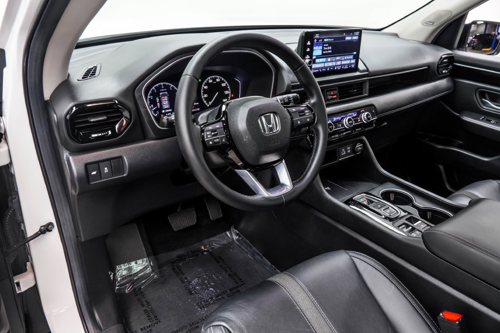 Used 2025 White Honda Touring image 22