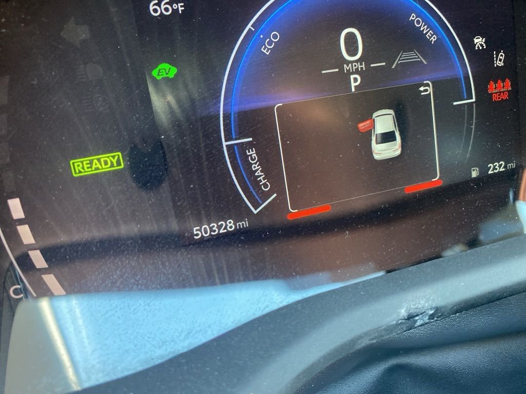 2025 Toyota Camry LE Hybrid's photo