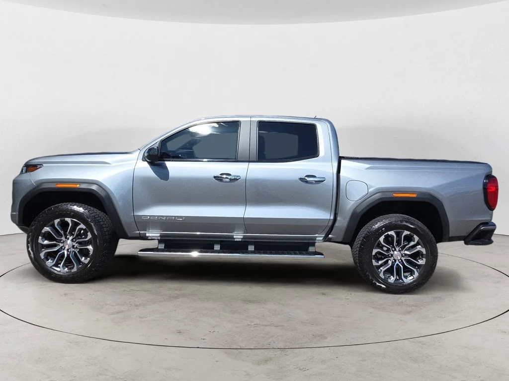 2024 GMC Canyon Denali - Photo 2
