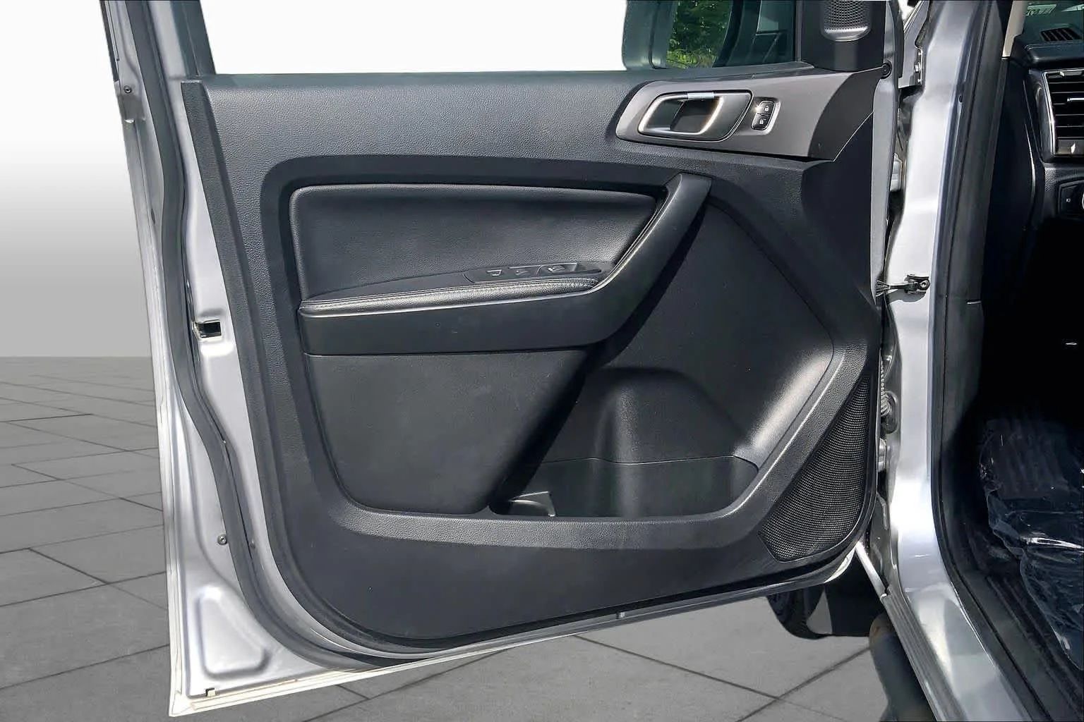 Certified Used 2020 Iconic Silver Ford LARIAT image 22