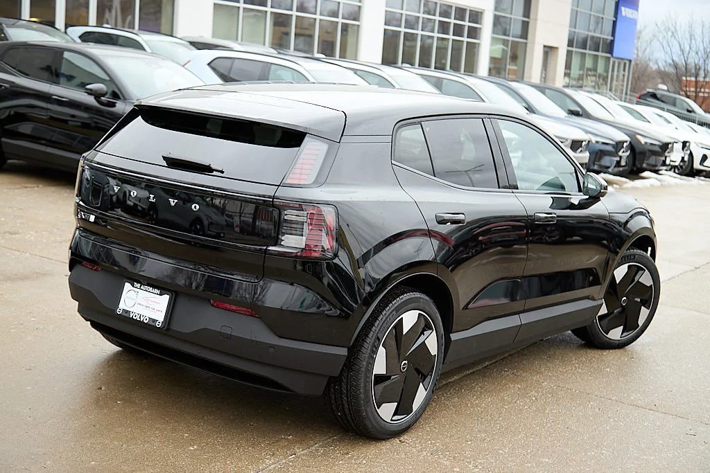 New 2026 Onyx Black Volvo Plus image 6