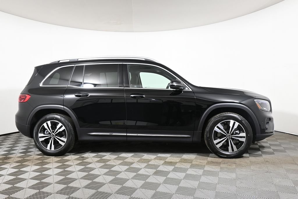Used 2026 Night Black Mercedes-Benz GLB 250 image 8