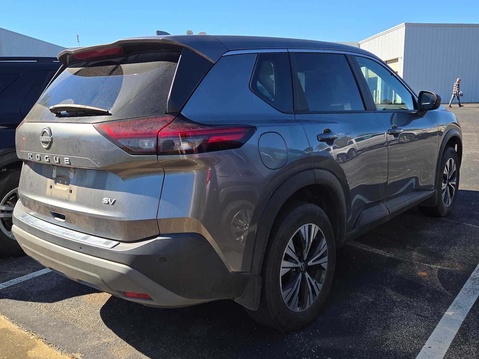 2023 Nissan Rogue SV photo 3