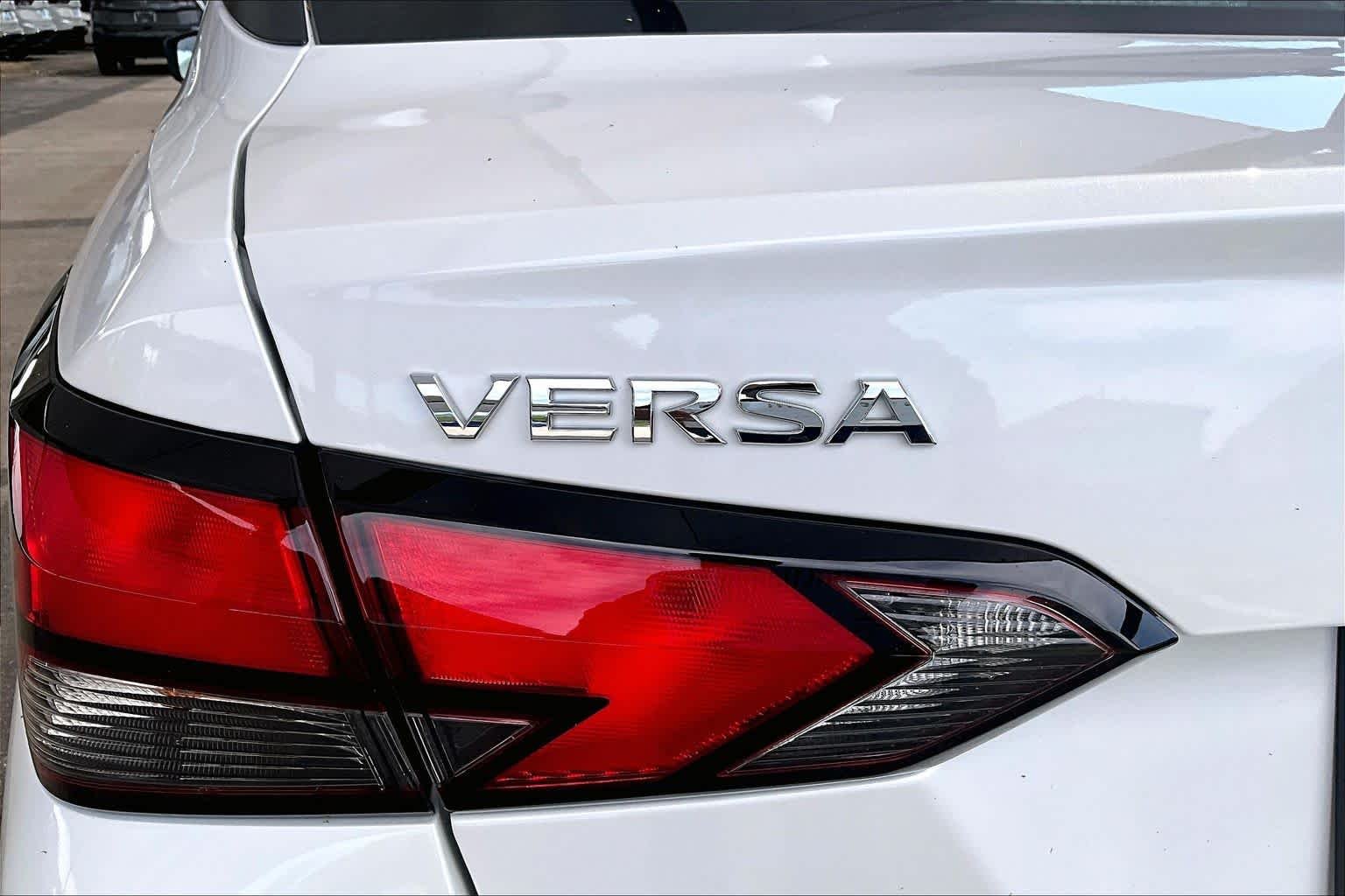 2025 Nissan Versa Sedan SV - Photo 10