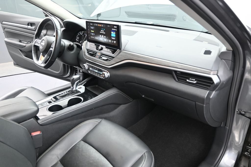 Used 2023 Gray Nissan 2.5 SL image 29