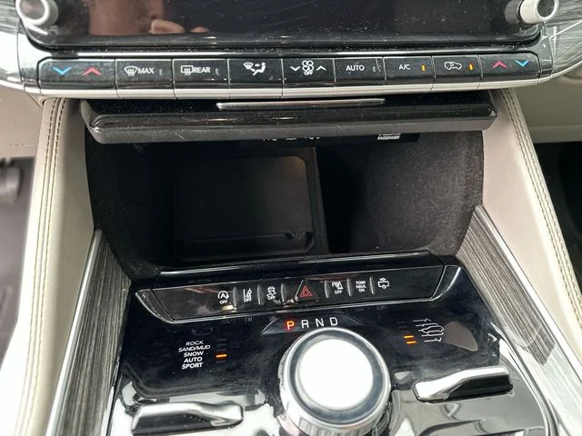 Used 2022 Black Jeep Series III image 20