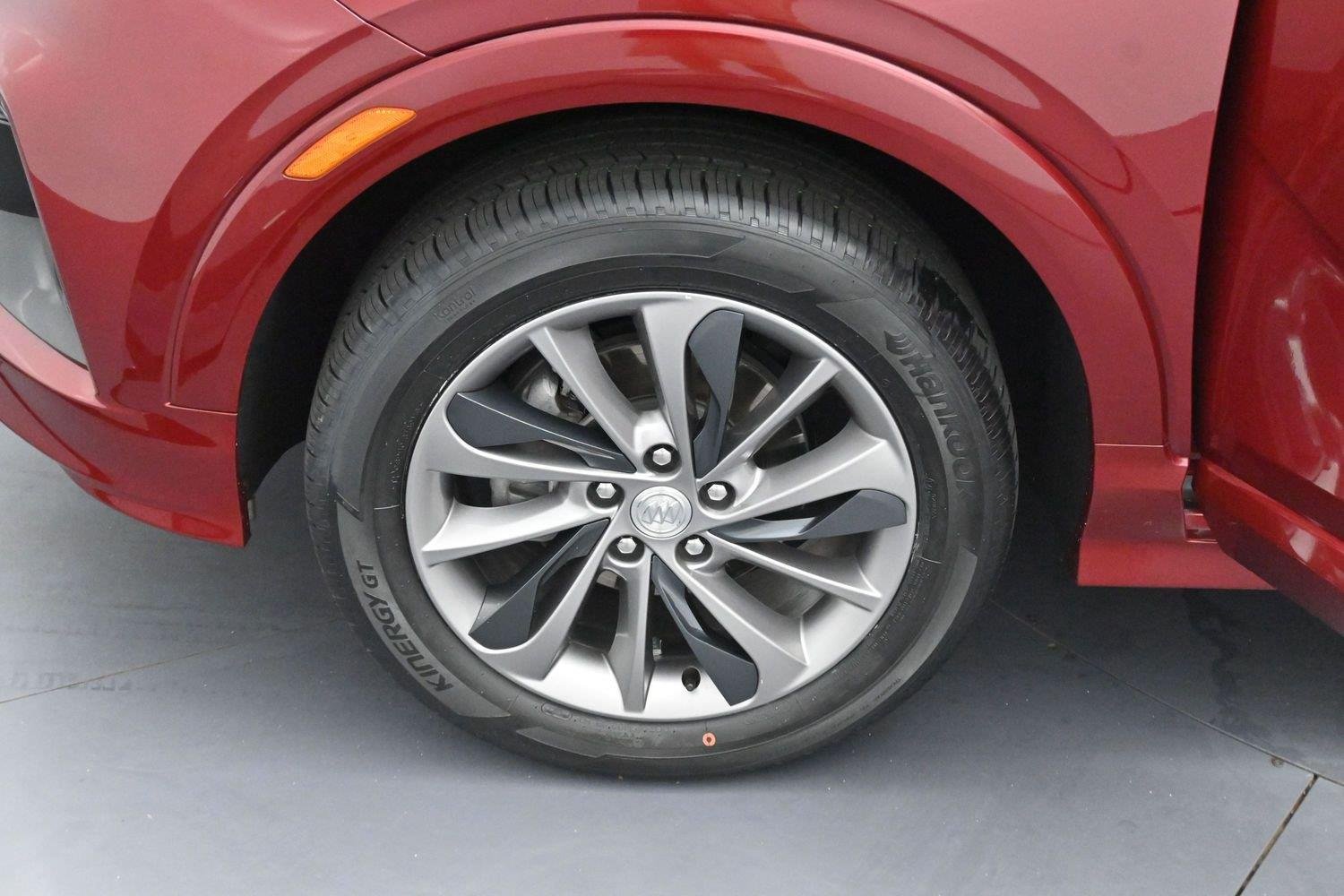 Used 2022 Cinnabar Metallic Buick Select image 29