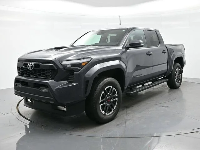 Used 2025 Underground Toyota SR5 image 3