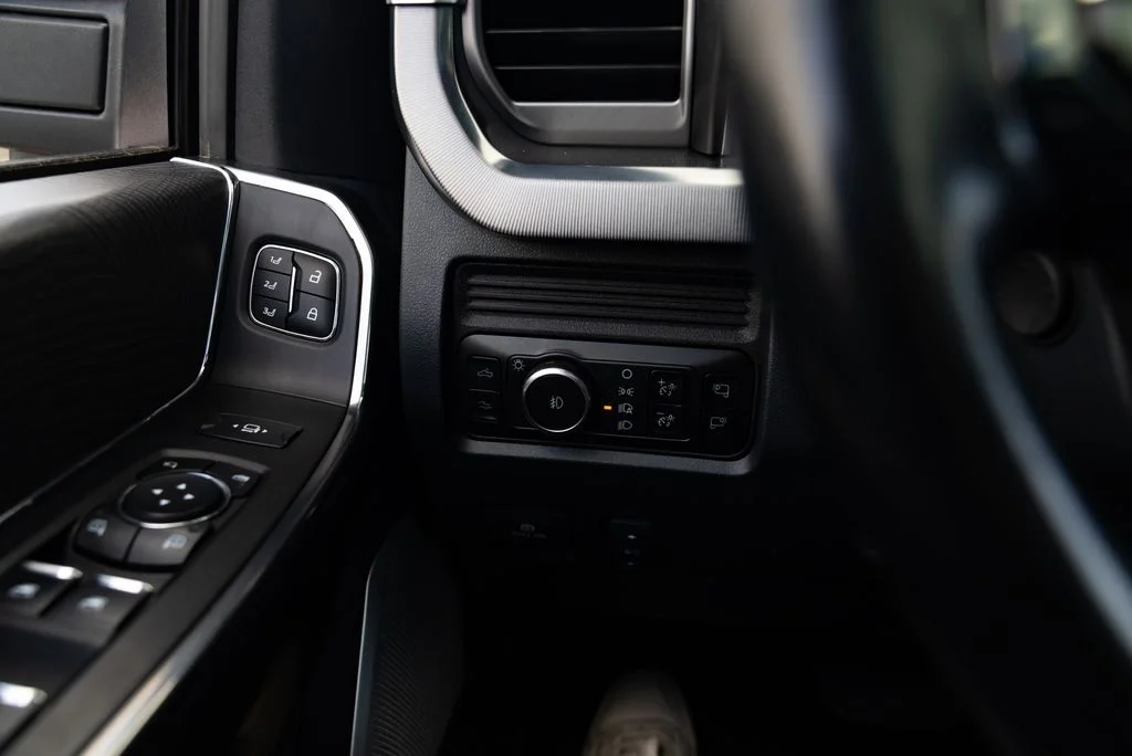 Used 2025 White Ford Platinum image 21