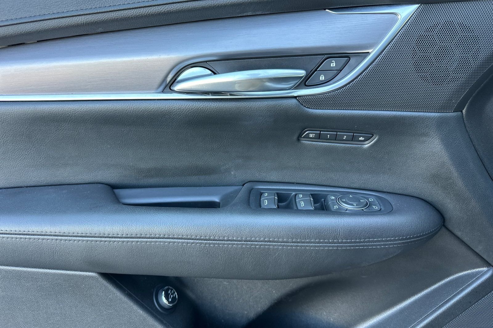 Used 2018 Silver Cadillac Premium Luxury image 11