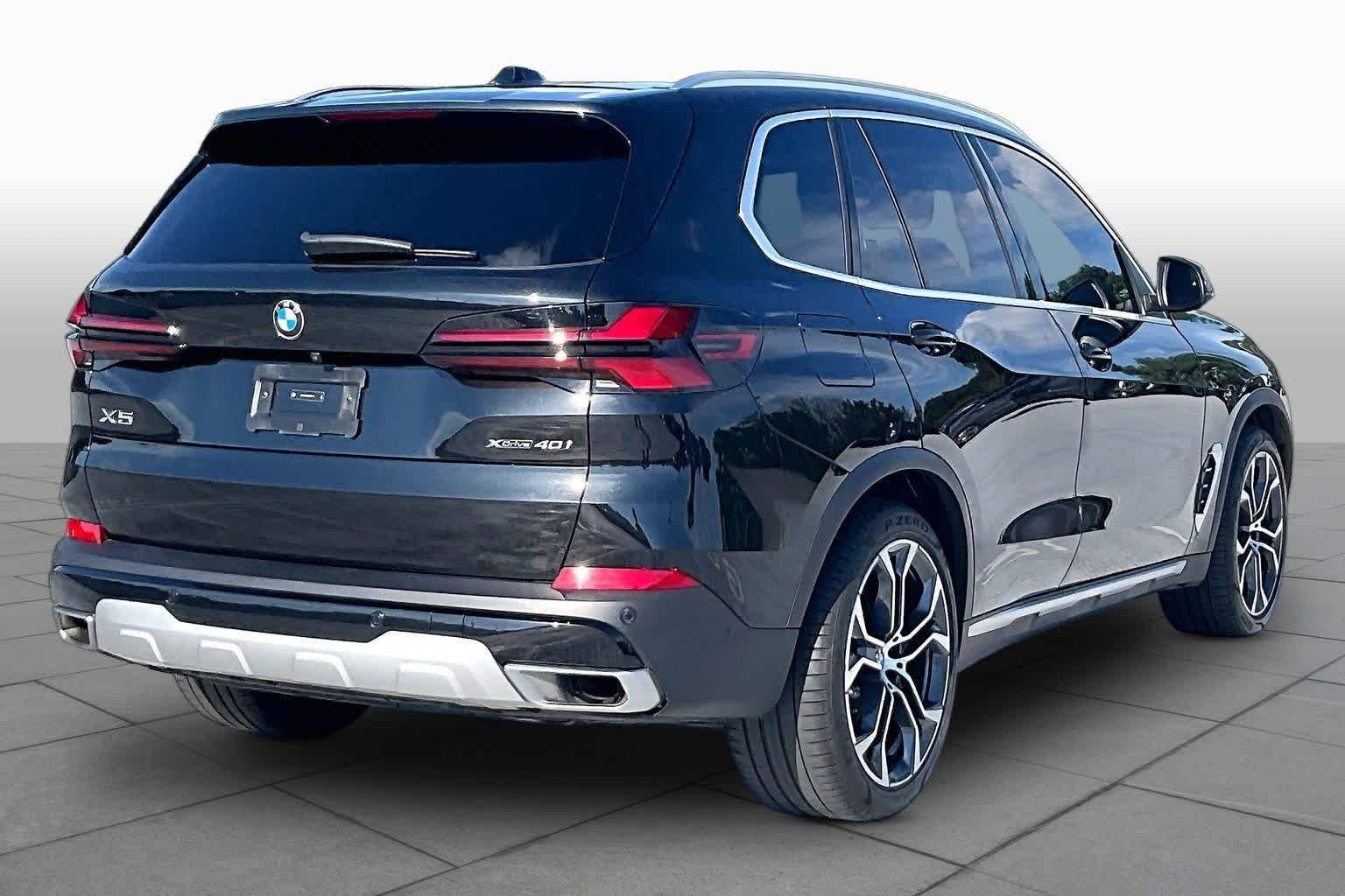 Used 2024 Black Sapphire Metallic BMW xDrive40i image 13