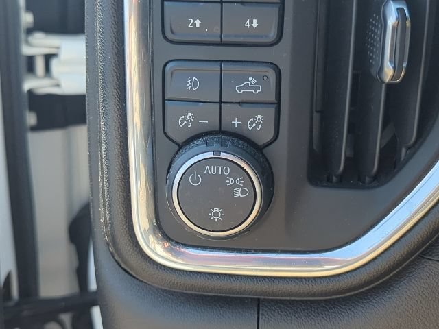 Used 2021 SUMMIT WHITE Chevrolet LT Trail Boss image 31