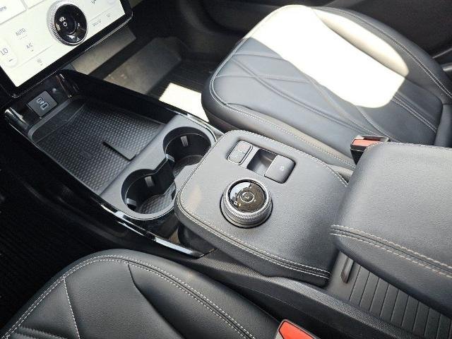 Used 2023 White Metallic Ford  image 30