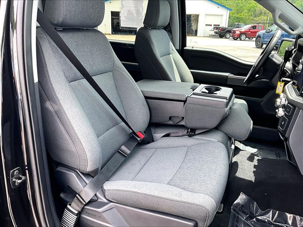 Used 2025 Black Ford XLT image 11
