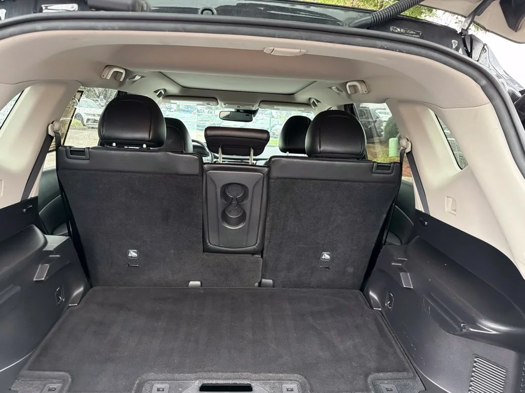 Used 2017 Black Nissan SL image 12