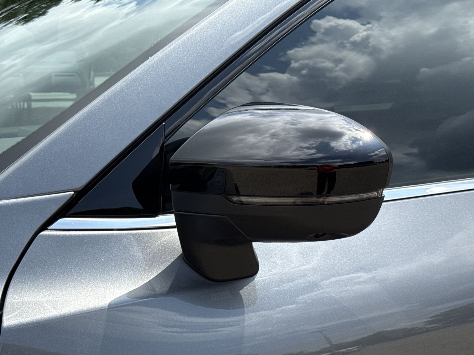 New 2026 Gray Nissan SL image 27