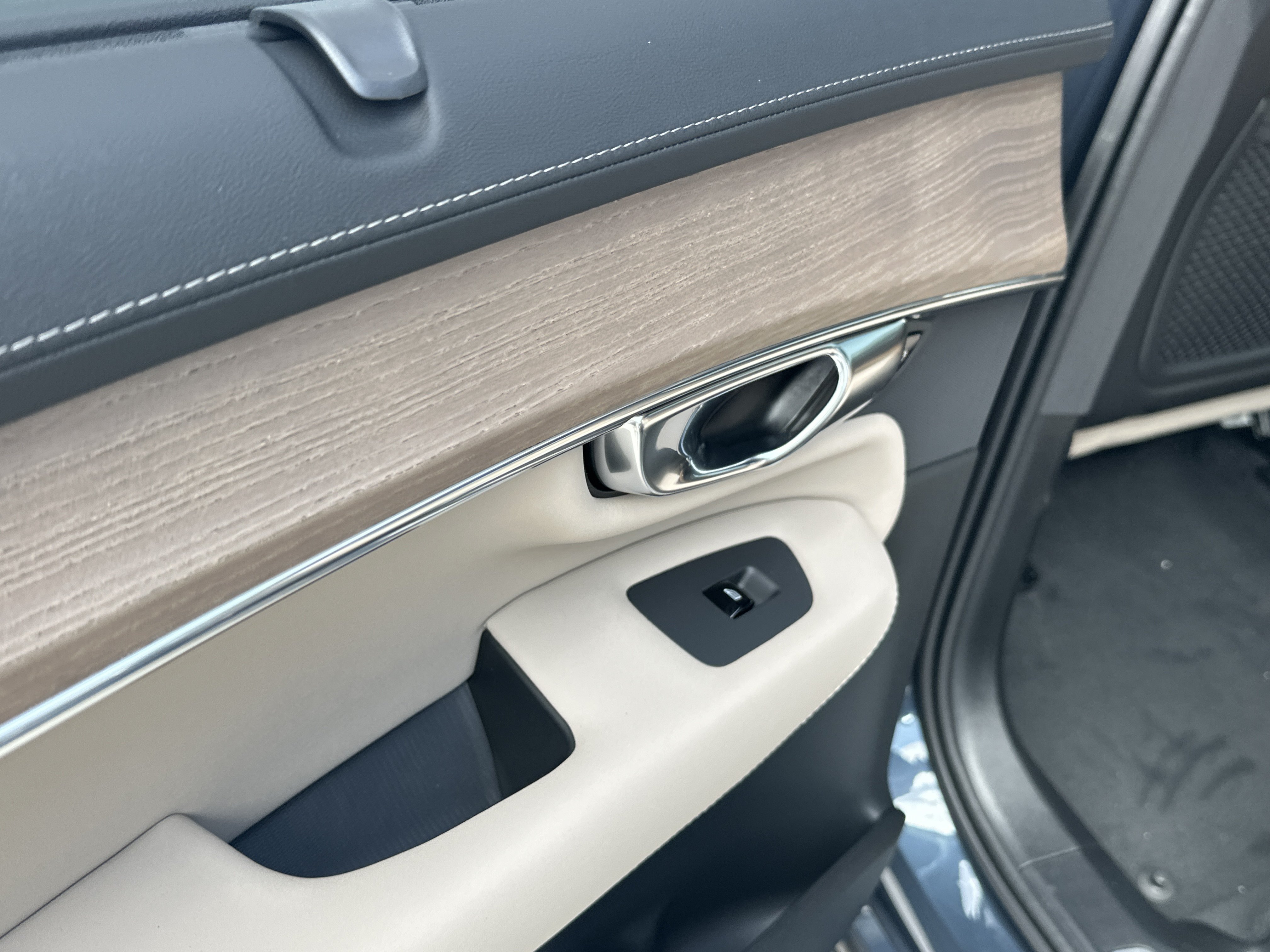 New 2026  Volvo Ultra image 12