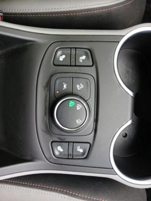 Used 2020 Silver GMC SLT image 37