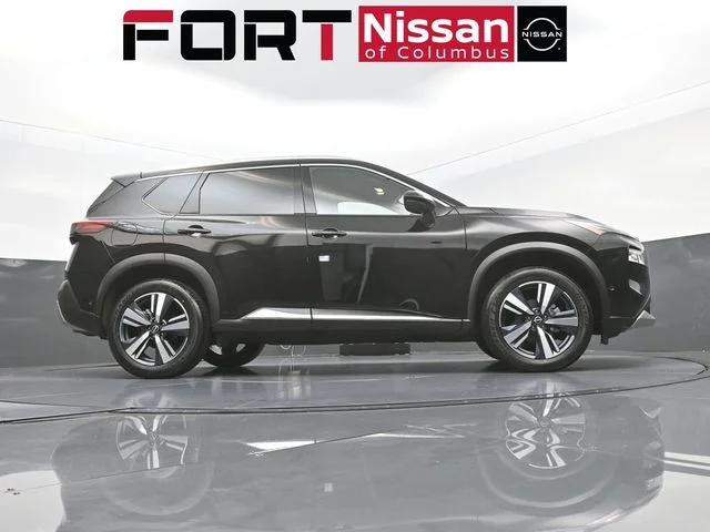 Used 2023 Black Nissan Platinum image 41