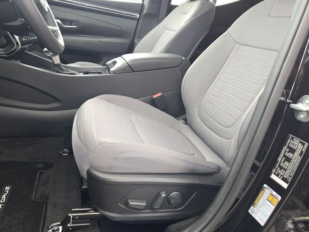 Used 2024 Black Hyundai SEL image 22