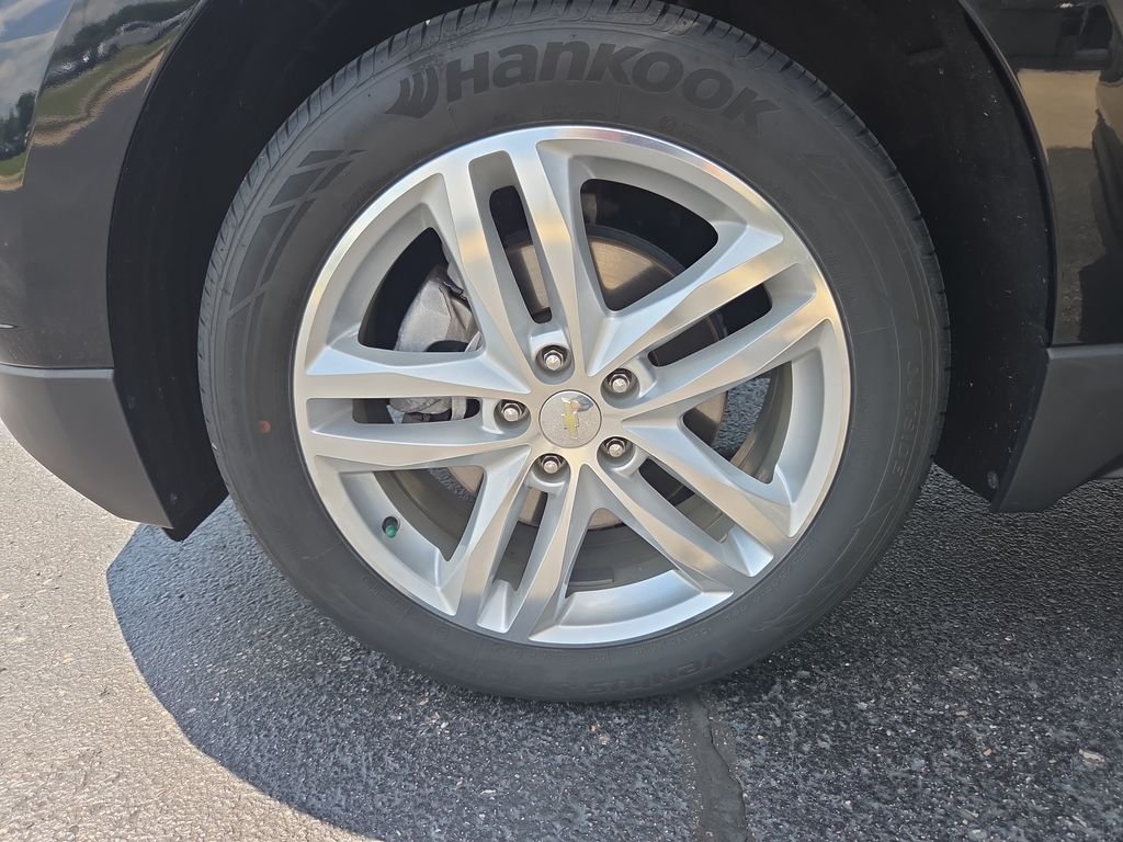 Used 2019 Black Chevrolet Premier image 32