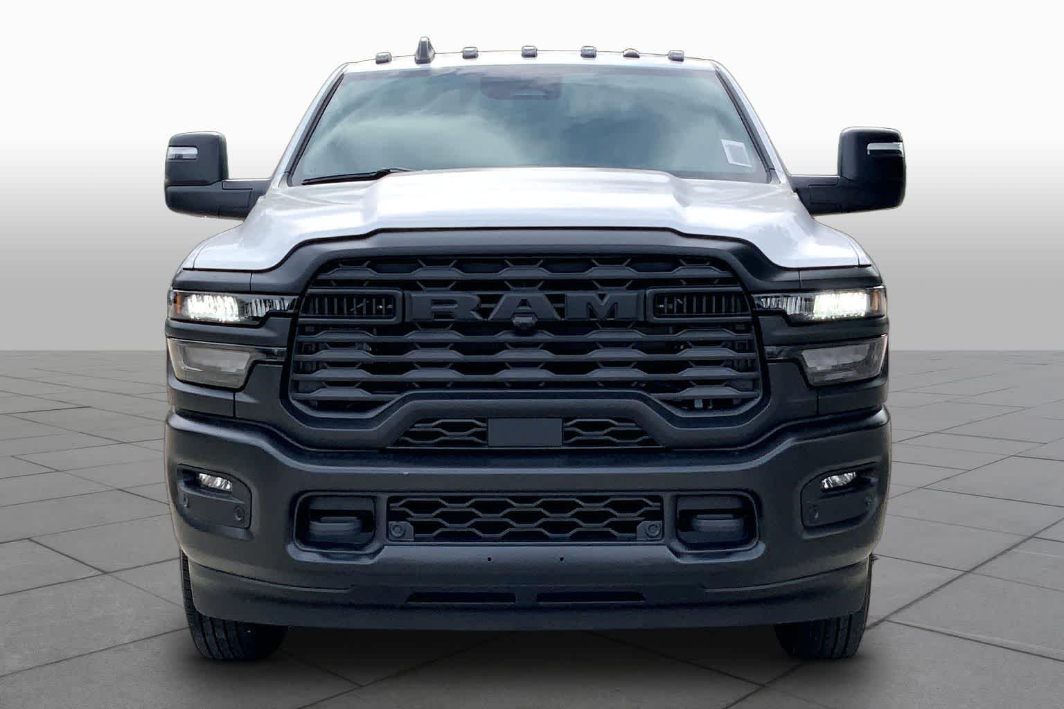 New 2026 Bright White Clear-Coat Exterior Paint RAM Tradesman image 3