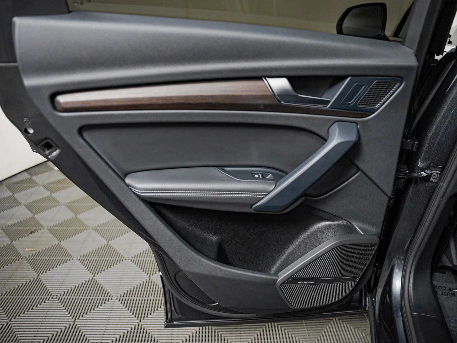 Used 2023 Daytona Gray Pearl Effect Audi S line Premium Plus image 21