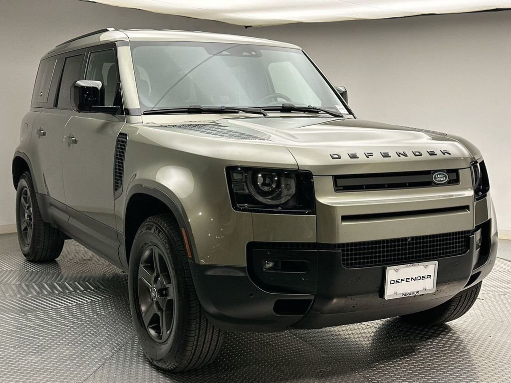 Used 2023 Pangea Green Metallic Land Rover S image 15