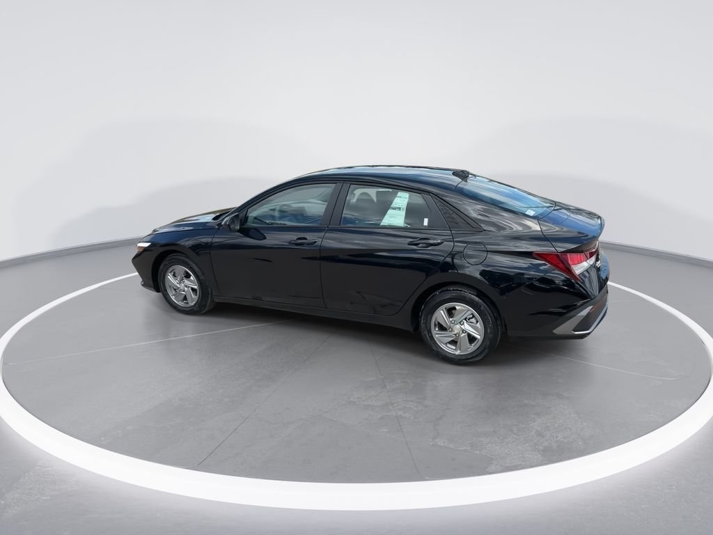 New 2026 Black Hyundai SE image 6