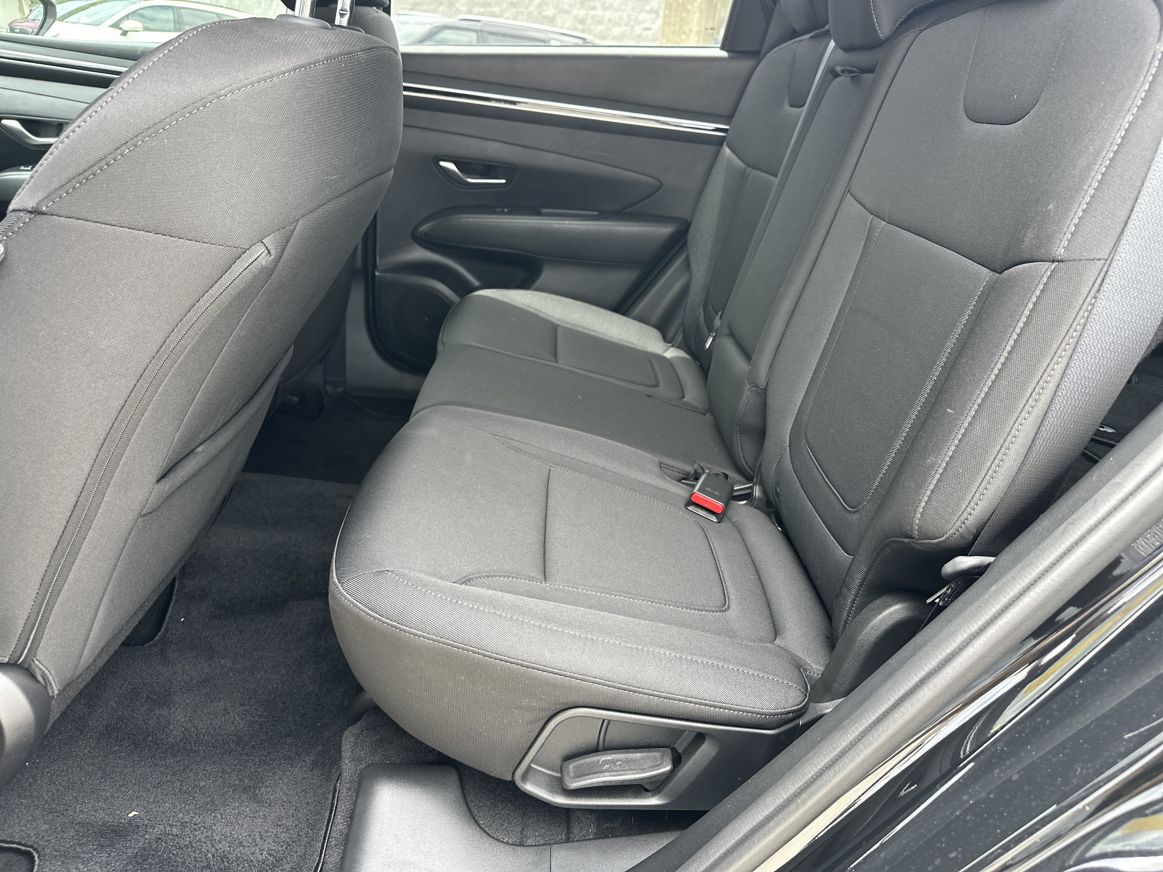Used 2022 Phantom Black Hyundai SEL image 25