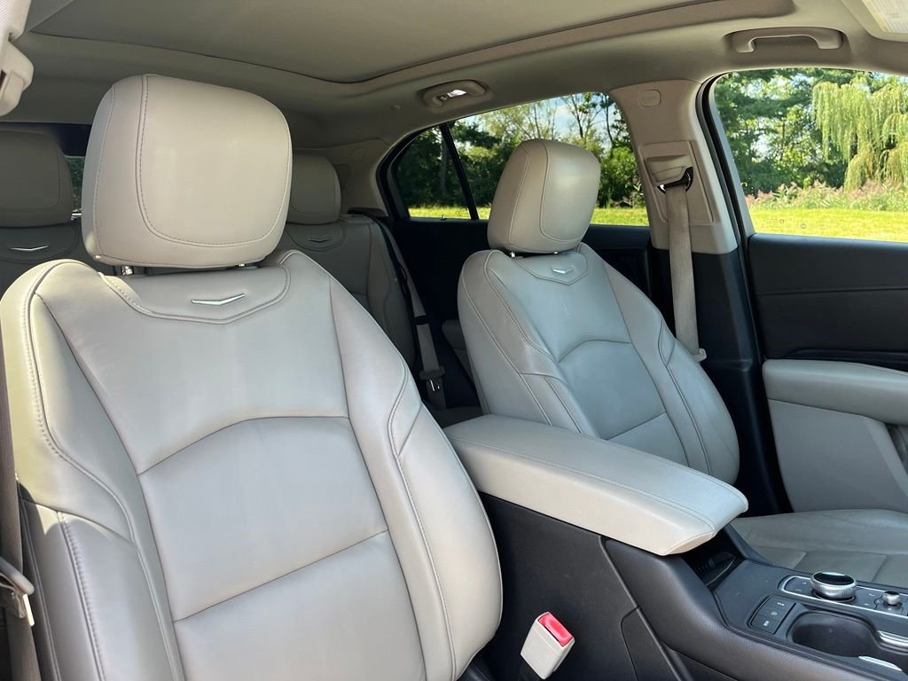 Used 2019 Silver Cadillac Premium Luxury image 27