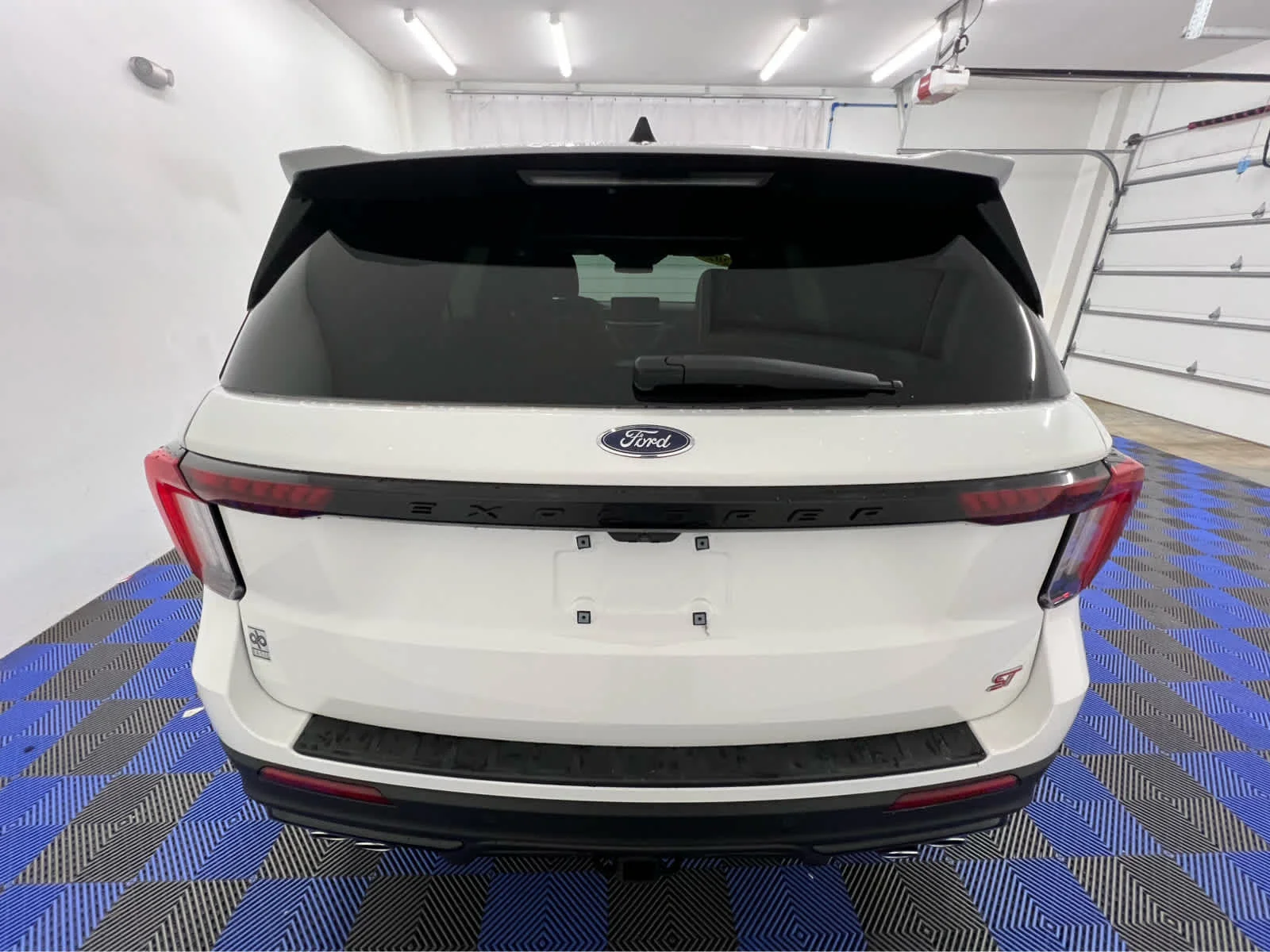 Used 2025 Star White Metallic Tri-Coat Ford ST image 10
