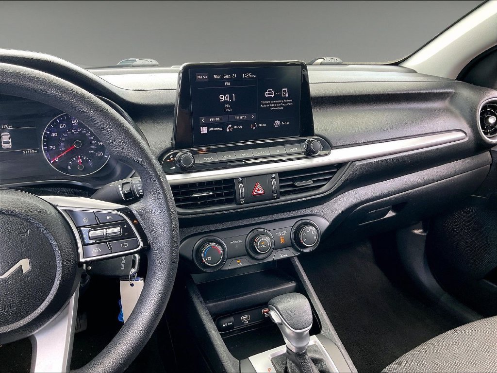 Used 2024 Aurora Black Kia LXS image 17