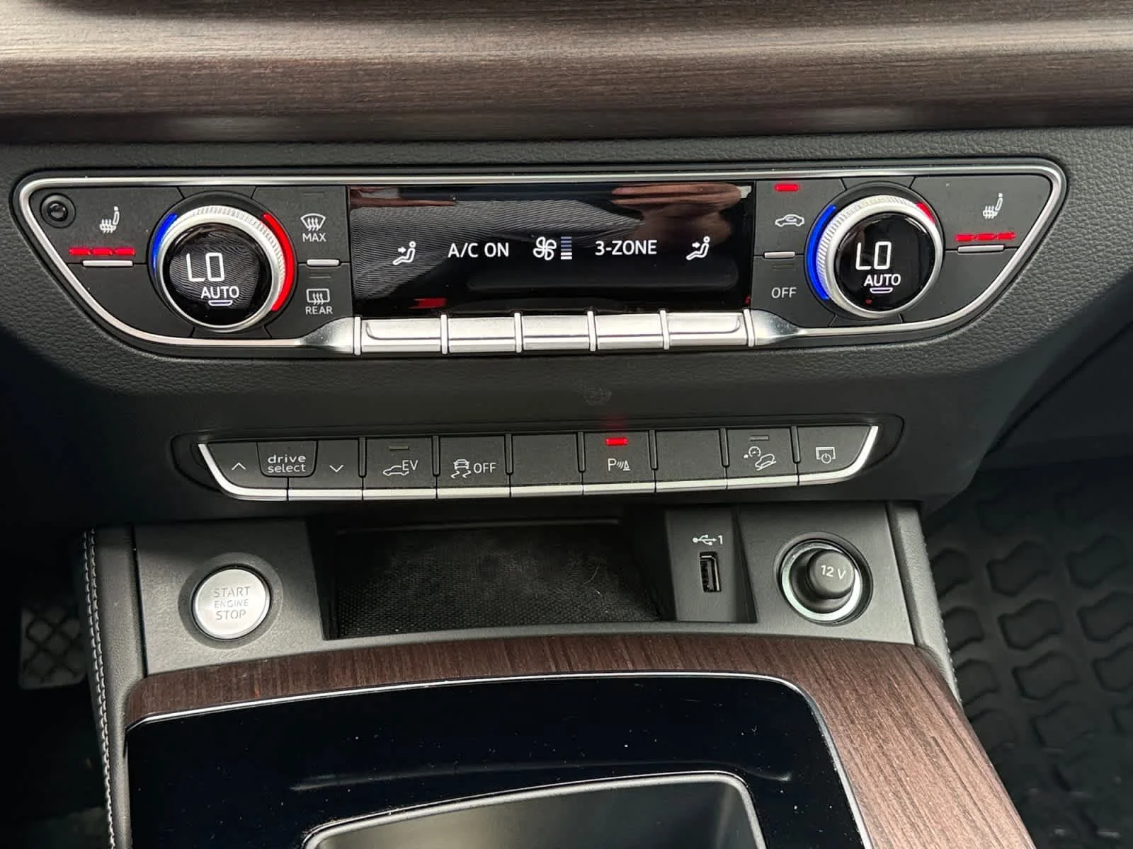 Used 2023 Daytona Gray Pearl Effect Audi S line Premium Plus image 17