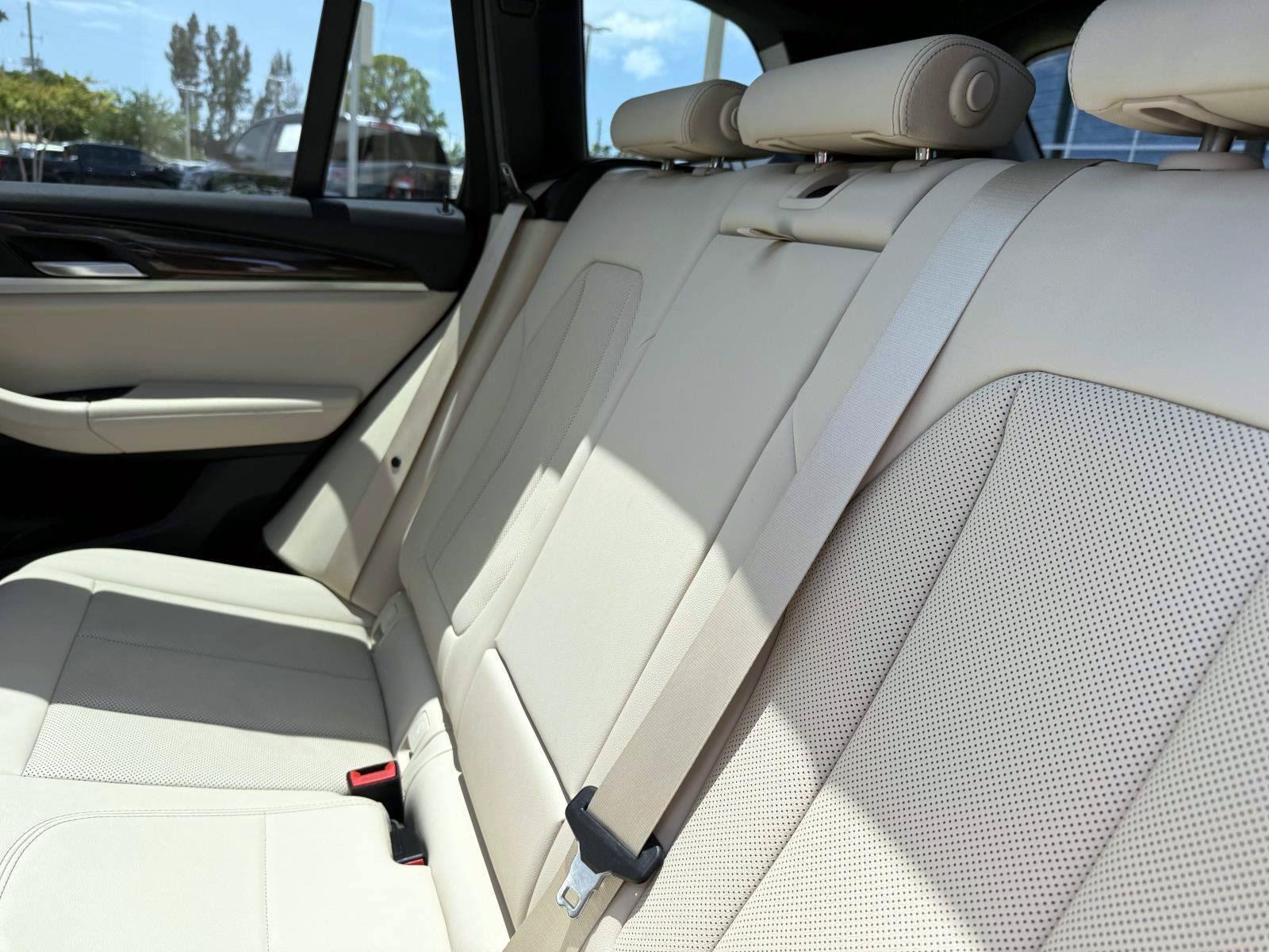 Used 2022 Mineral White Metallic BMW sDrive30i image 13