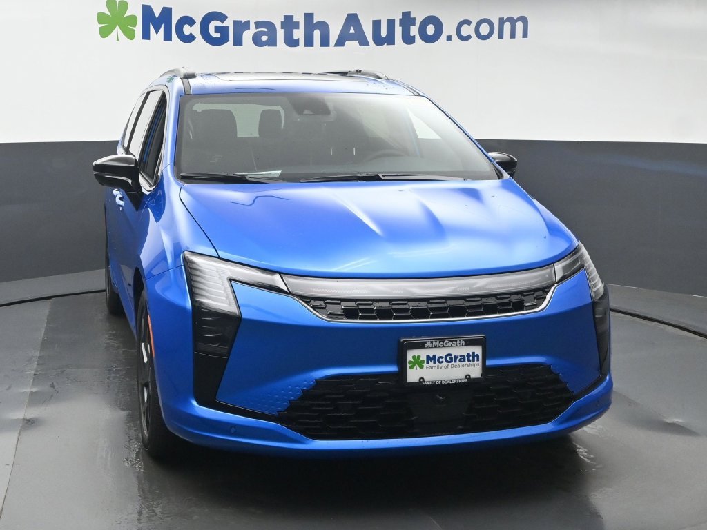 New 2027 Hydro Blue Pearl-Coat Paint Chrysler Limited image 4