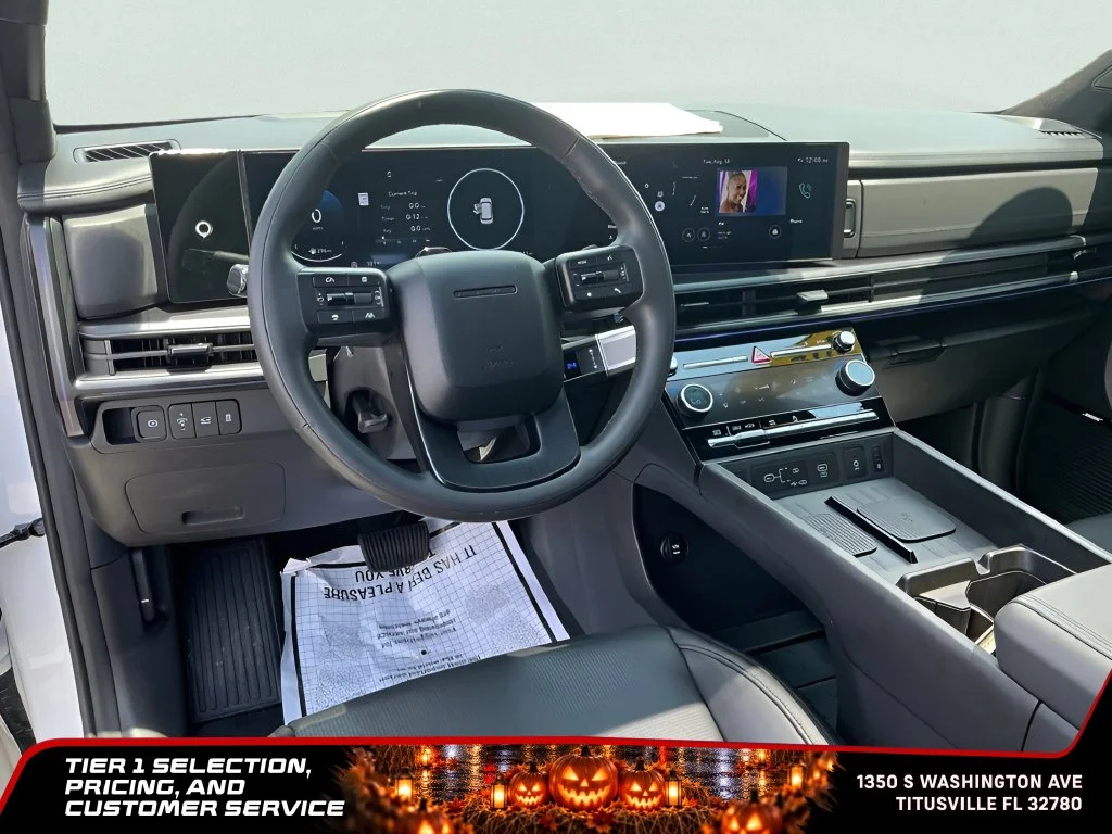 Used 2025 White Hyundai Calligraphy image 32