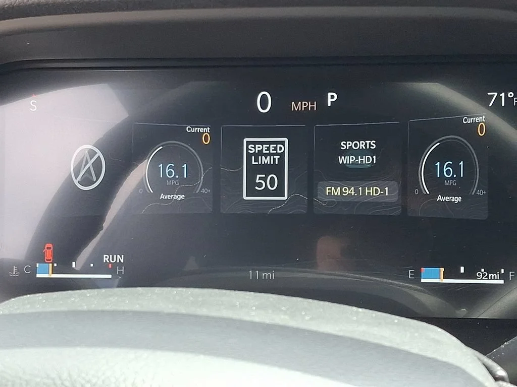 New 2026 Bright White Clearcoat Jeep Laredo Altitude image 18