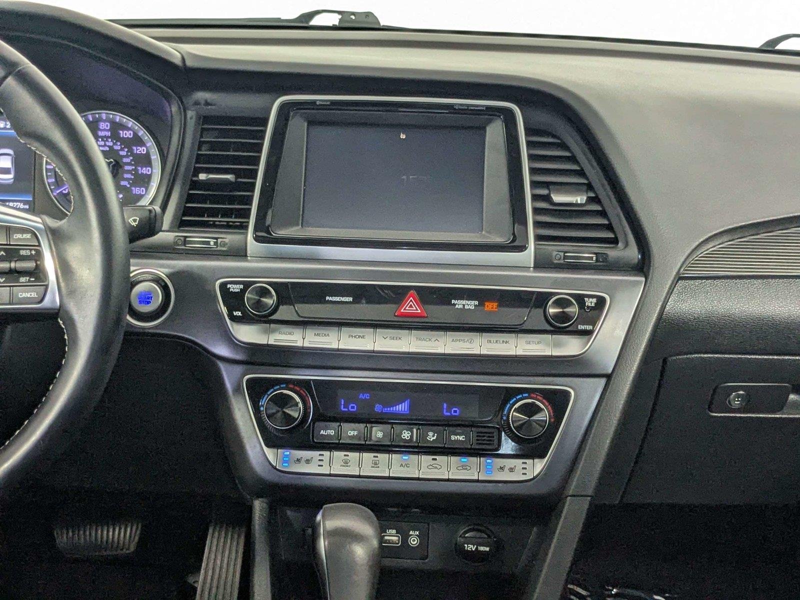 Used 2018 Phantom Black Hyundai Limited image 40