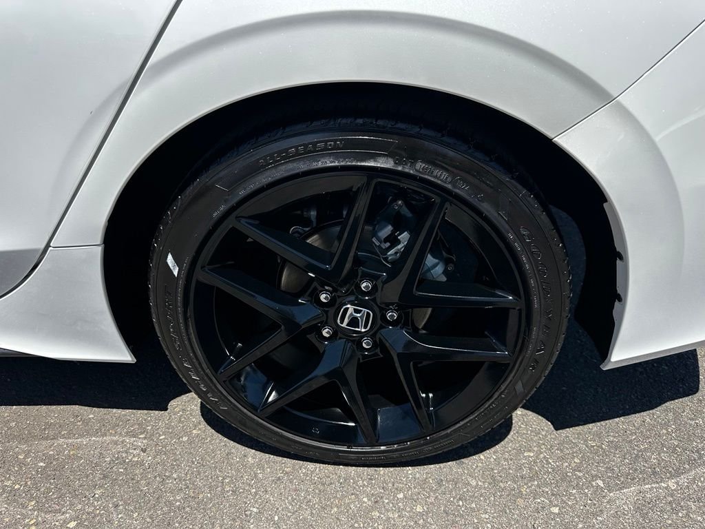 Used 2024  Honda Sport image 11