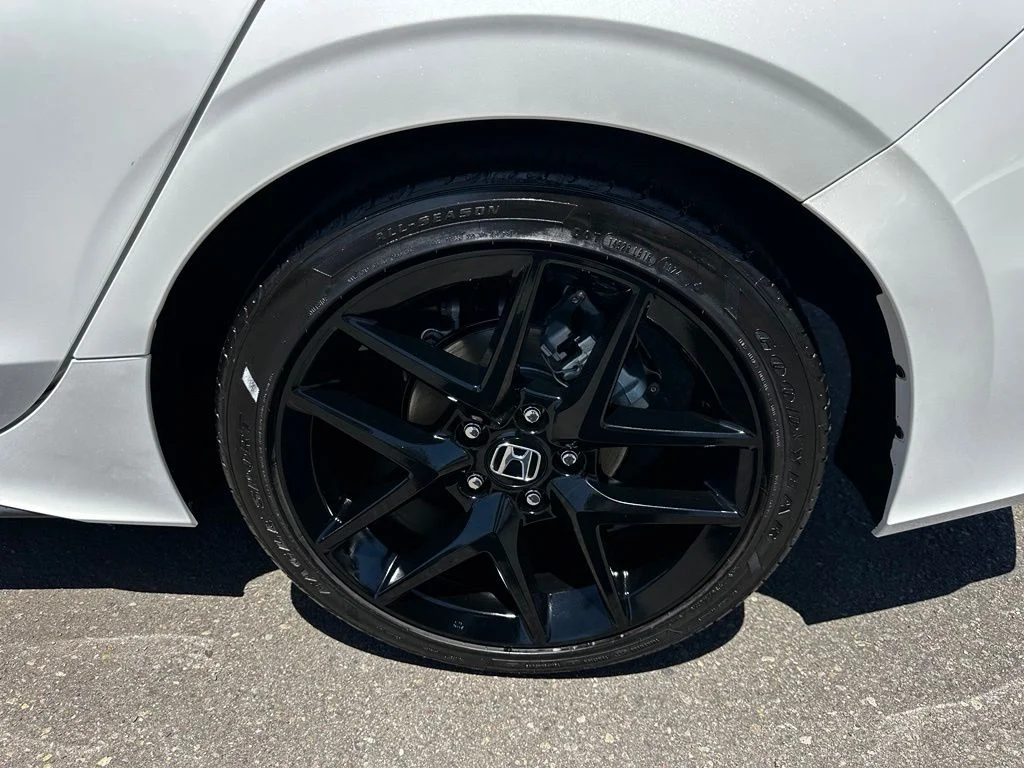 Used 2024  Honda Sport image 11