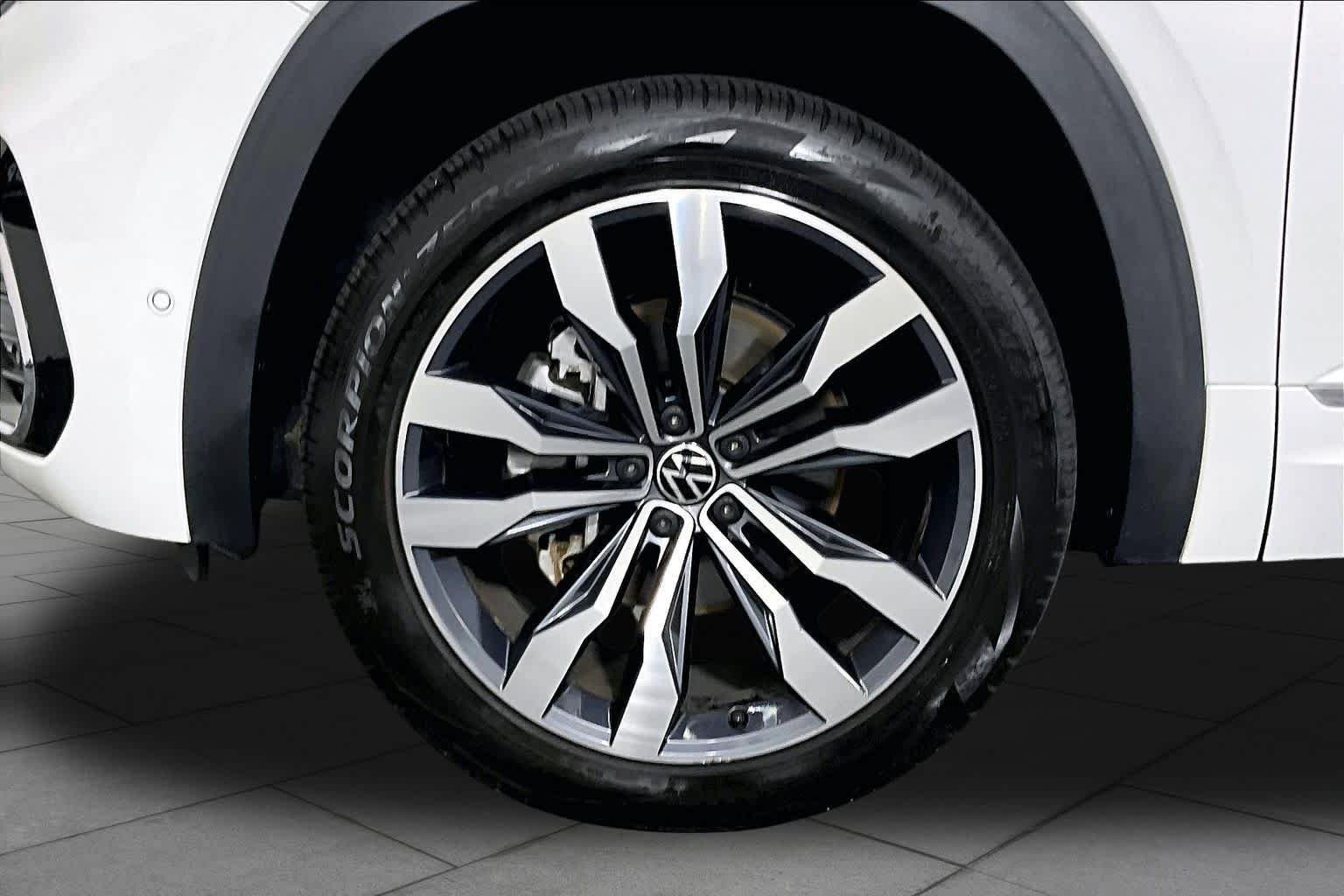 2023 Volkswagen Atlas SEL Premium R-Line - Photo 14