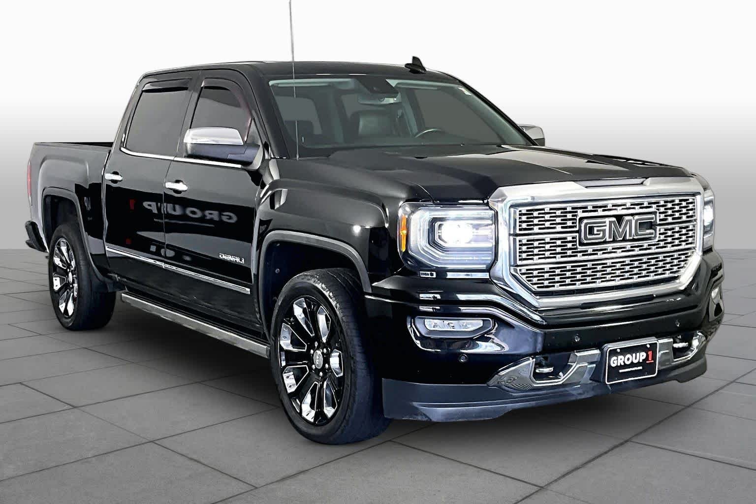 Used 2018 ONYX BLACK GMC Denali image 3